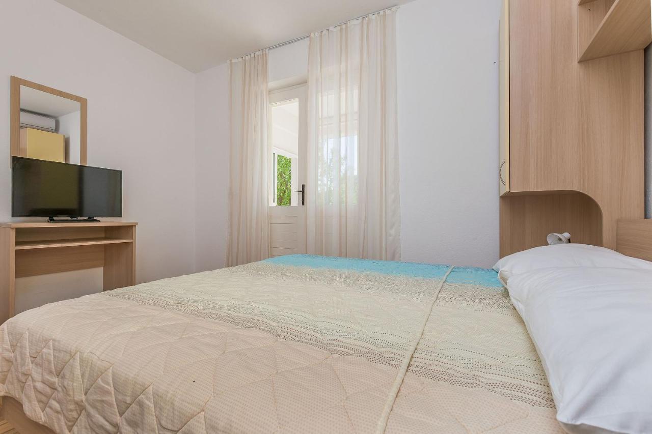 Apartments Ilijanka Брела Екстер'єр фото